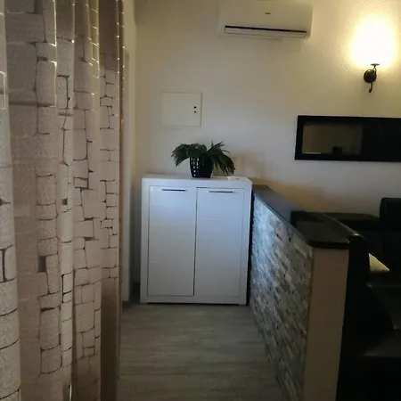 Appartamento Rina Povljana